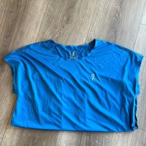 On Running Women’s Performance-T XL - New, Never been worn
